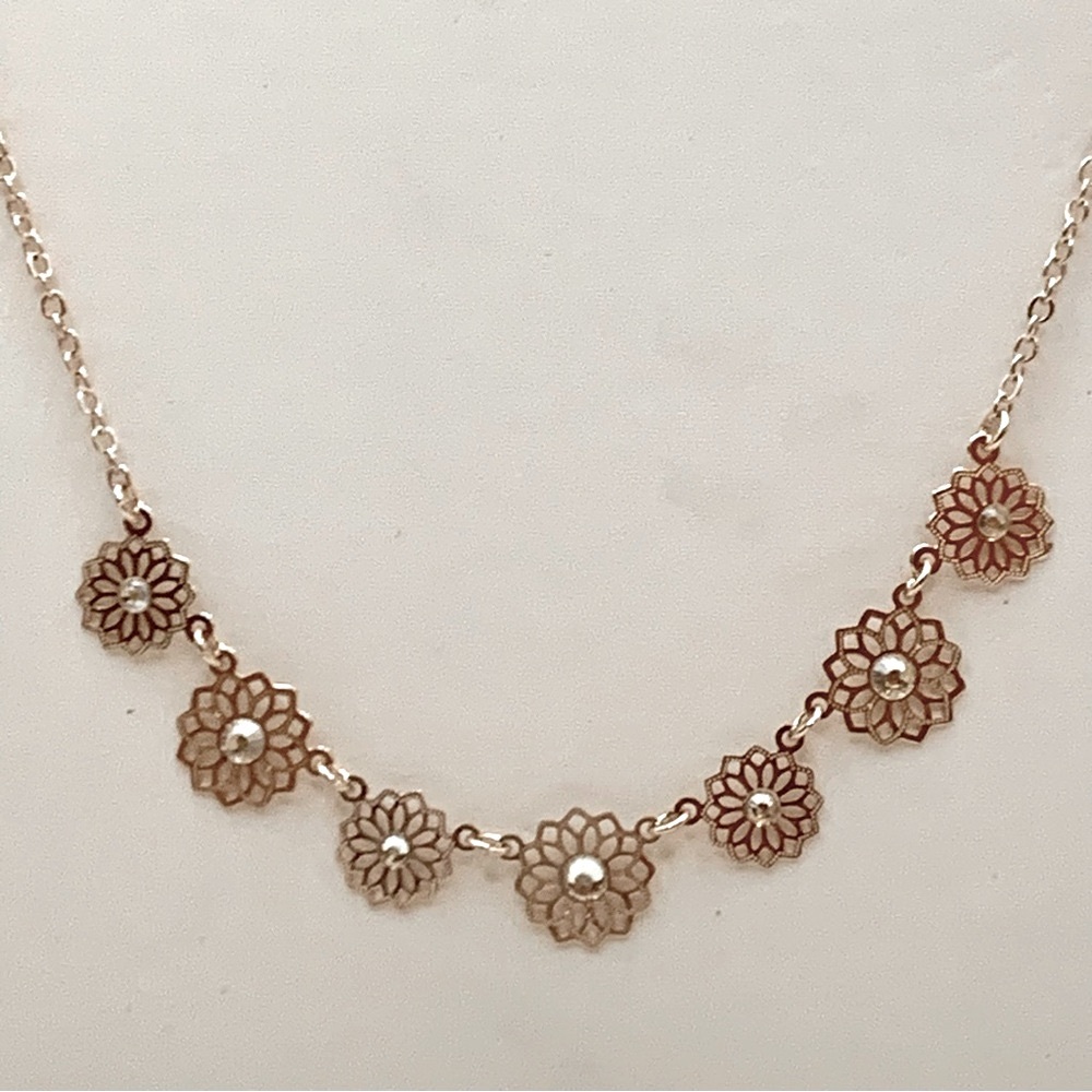 Signed LC Lauren Conrad Delicate Gold Plated Flower & Cubic Zirconia Necklace - Picture 3 of 7